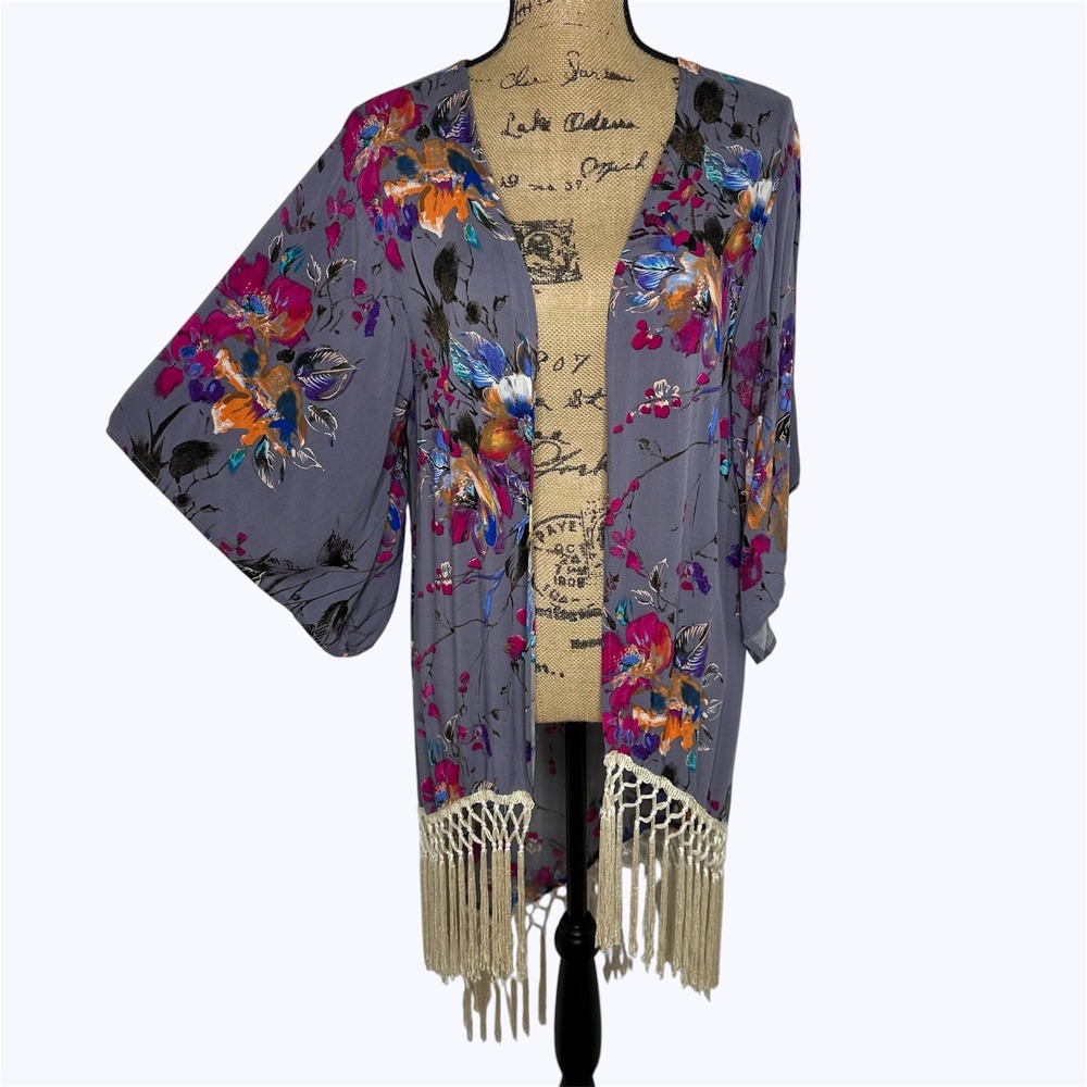 Umgee Floral Kimono Cardigan Gray Fringe Macrame Hem Open Boho‎ Layering Sz S/M